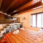 Madonie Holidays شقة